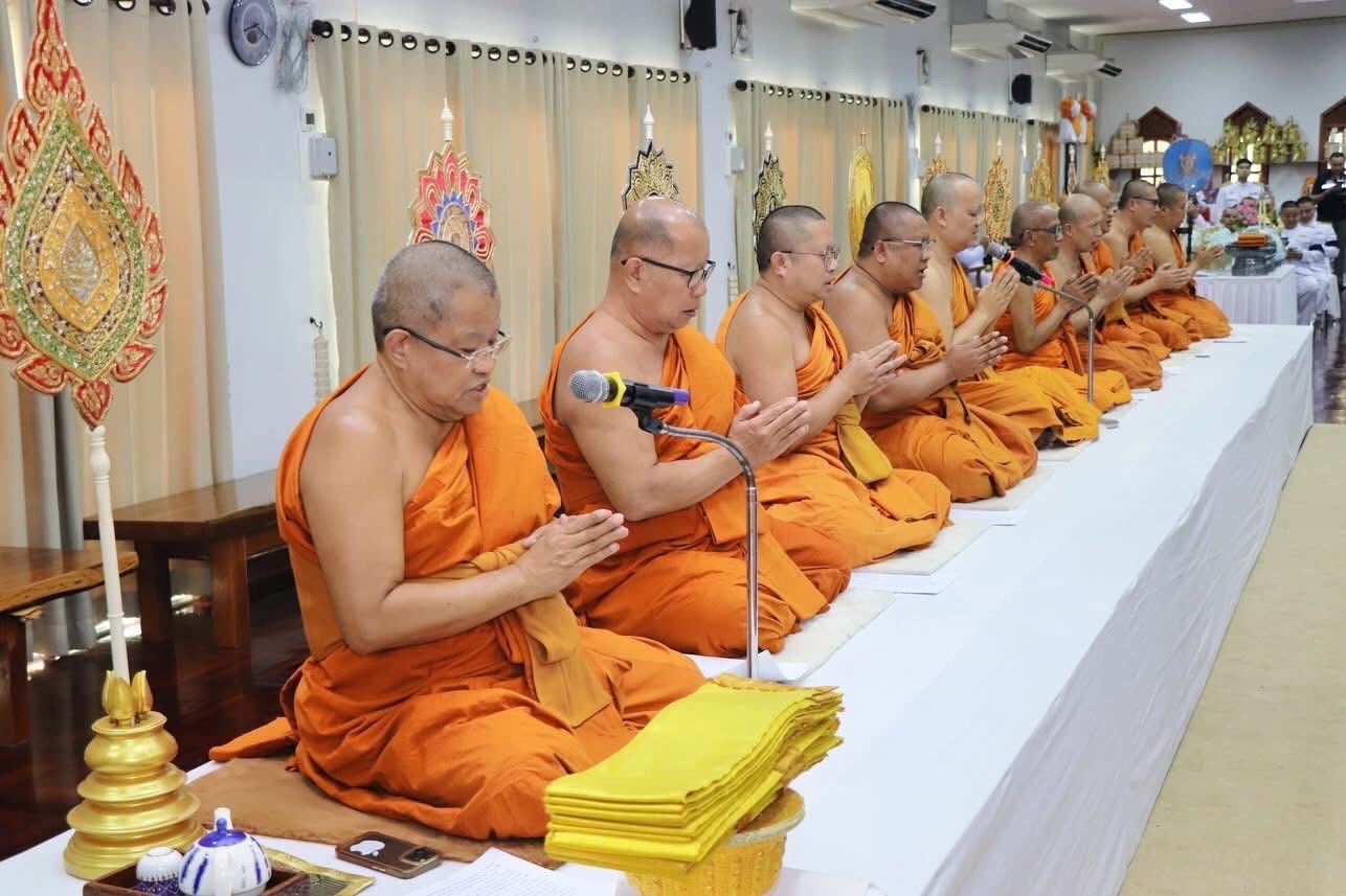 title - จังหวัดแม่ฮ่องสอน ประกอบพิธีบำเพ็ญกุศลในวาระครบ 50 วัน (ปัญญาสมวาร) แห่งการสวรรคต เพื่อถวายเป็นพระราชกุศลแด่ สมเด็จพระนางเจ้าสิริกิติ์ พระบรมราชินีนาถ พระบรมราชชนนีพันปีหลวง